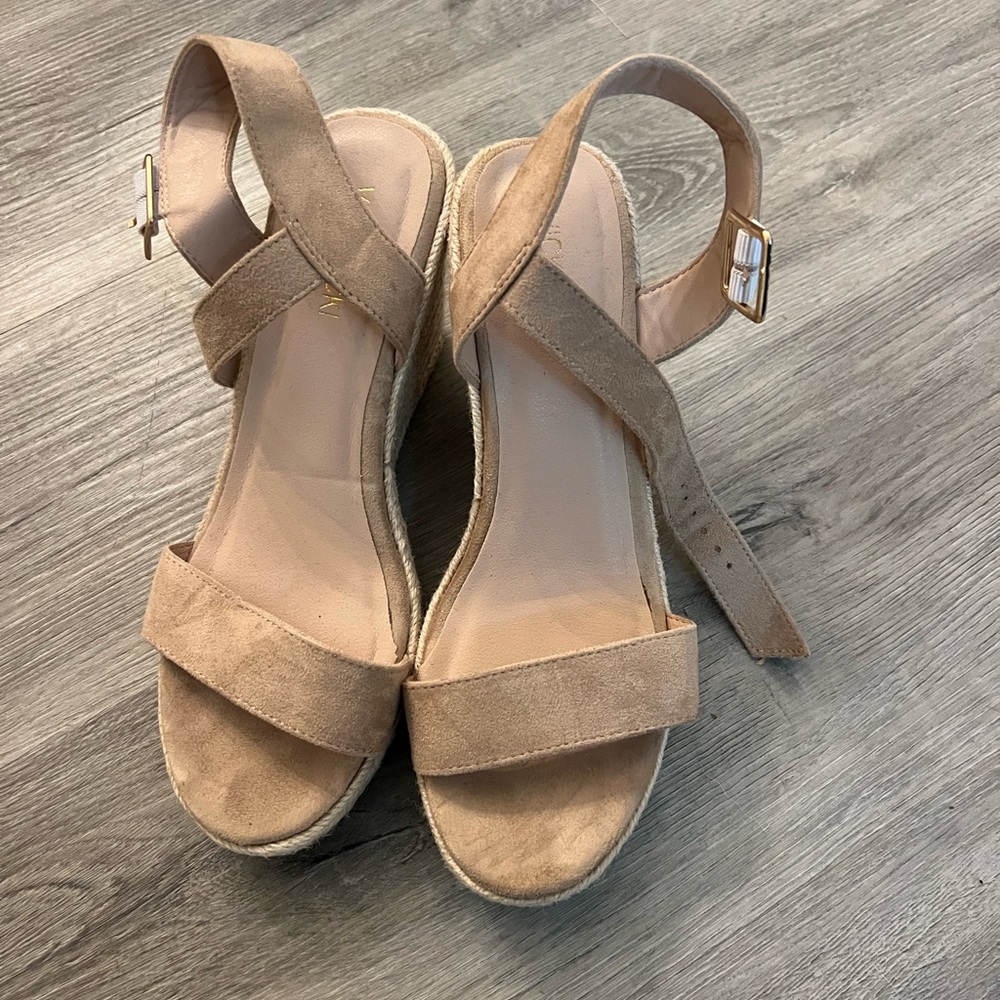 Elegant Women's Tan Wedge Sandals - Picture 2 of 3